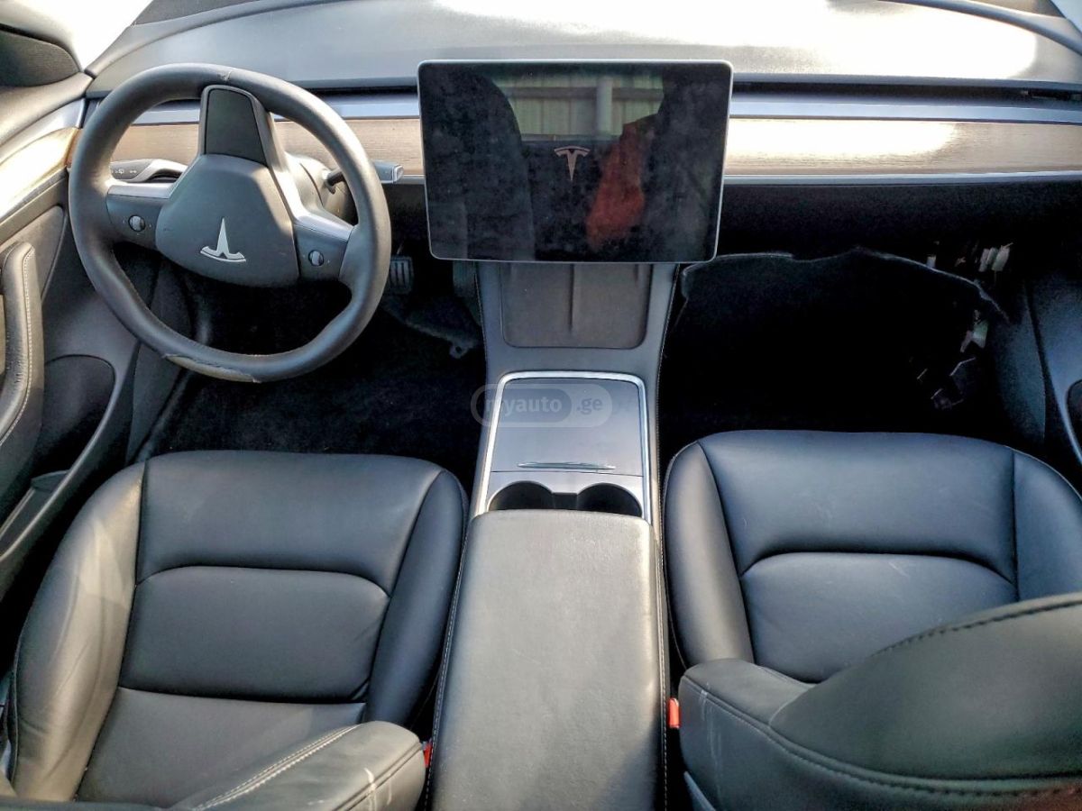 Tesla Model 3 - фото 5