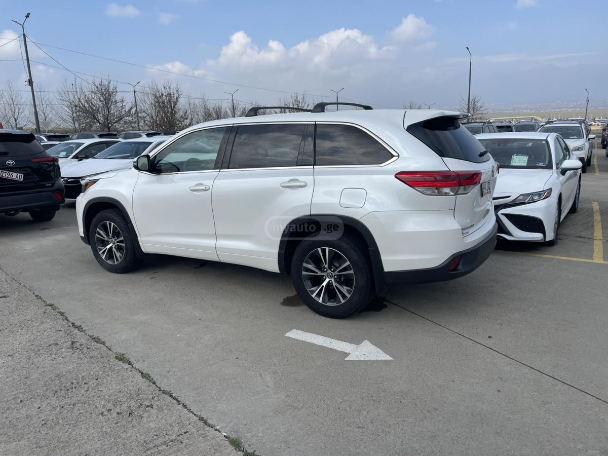 Toyota Highlander - фото 15