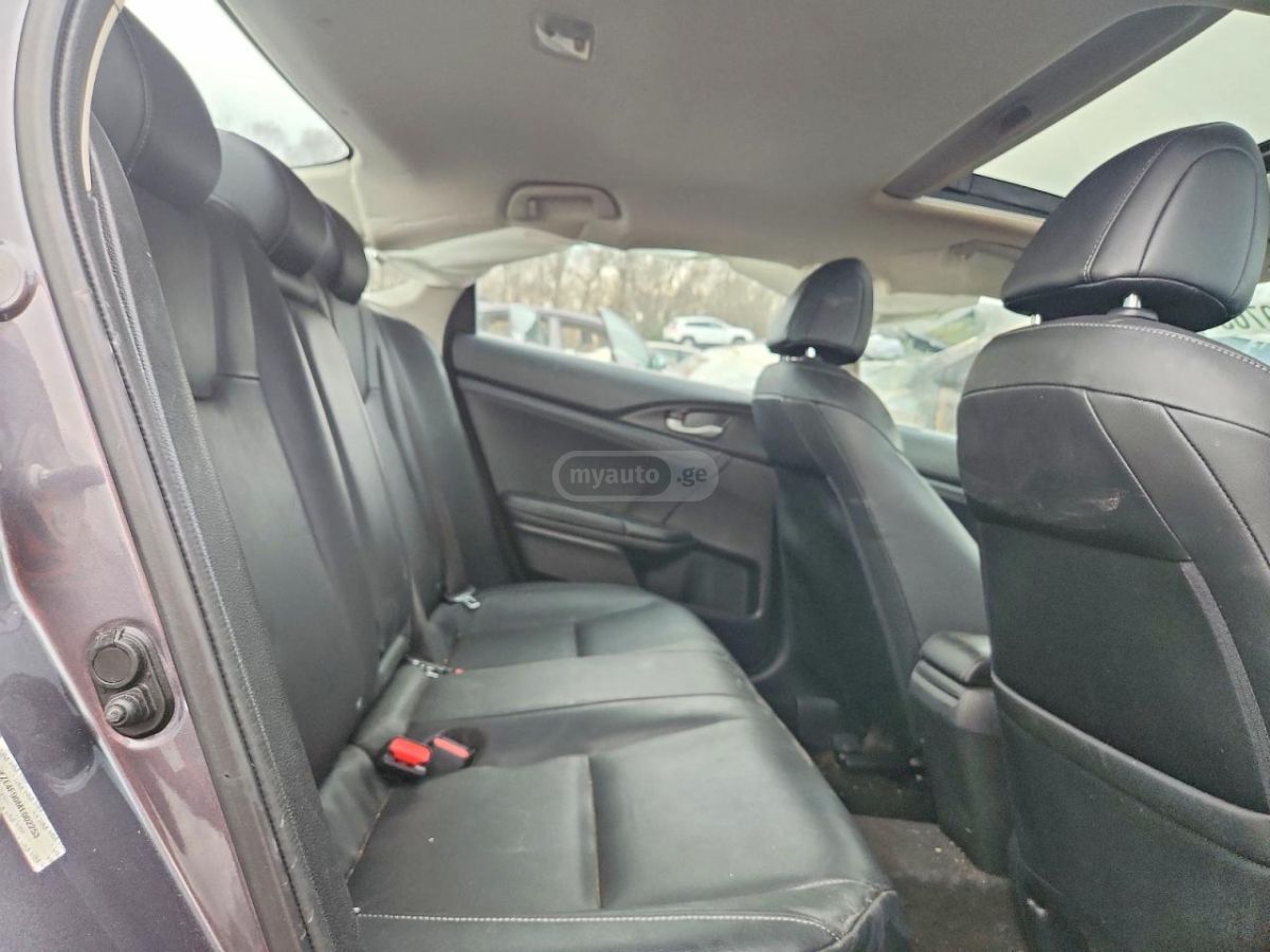 Honda Insight 2021 — миниатюра 10