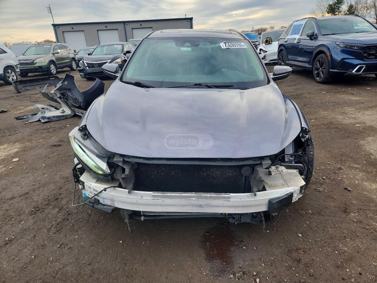 Honda Insight 2021 — миниатюра 5