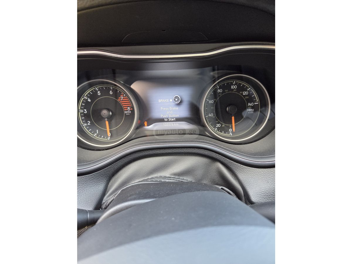 Jeep Cherokee - фото 4