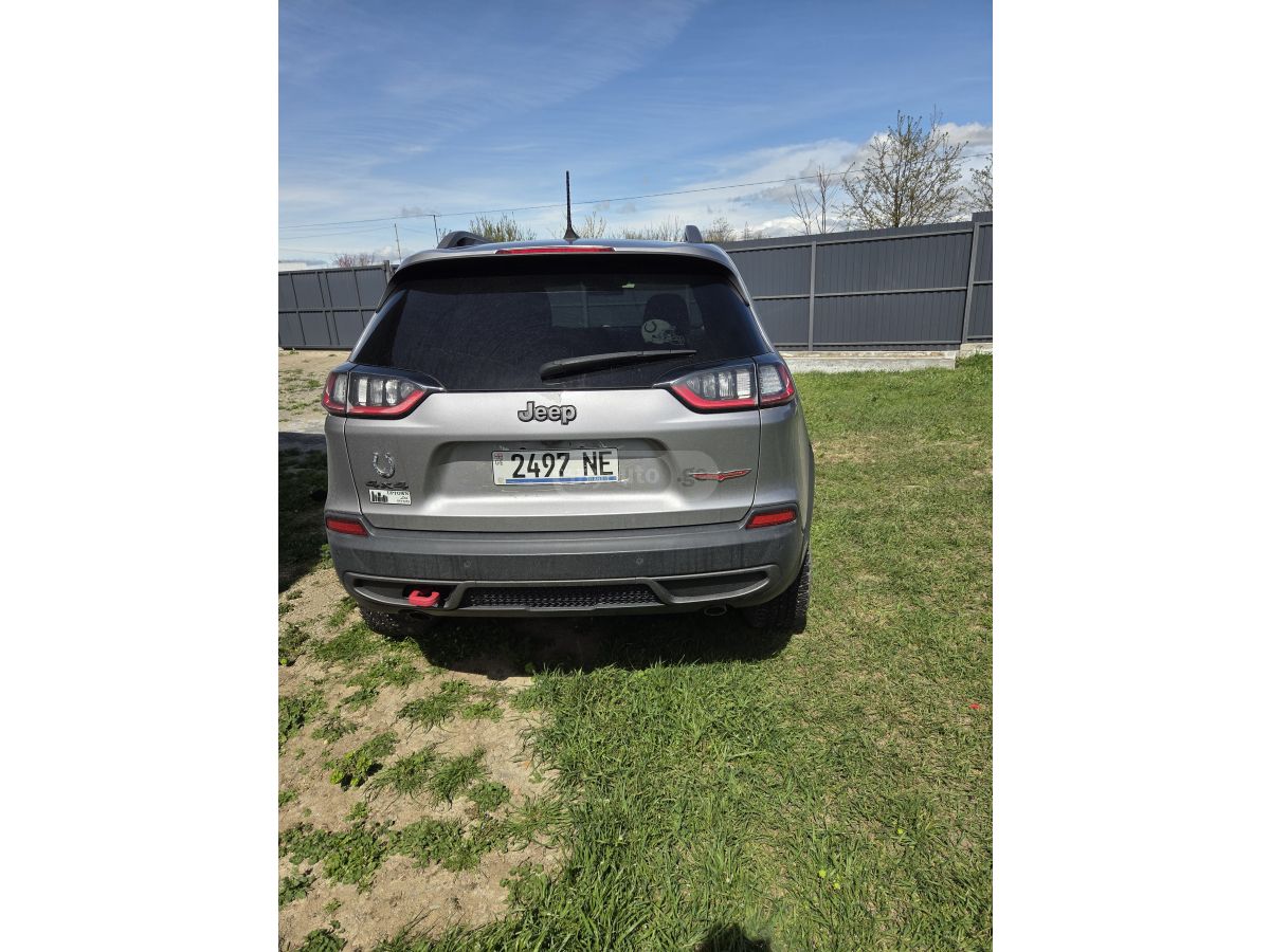 Jeep Cherokee - фото 5