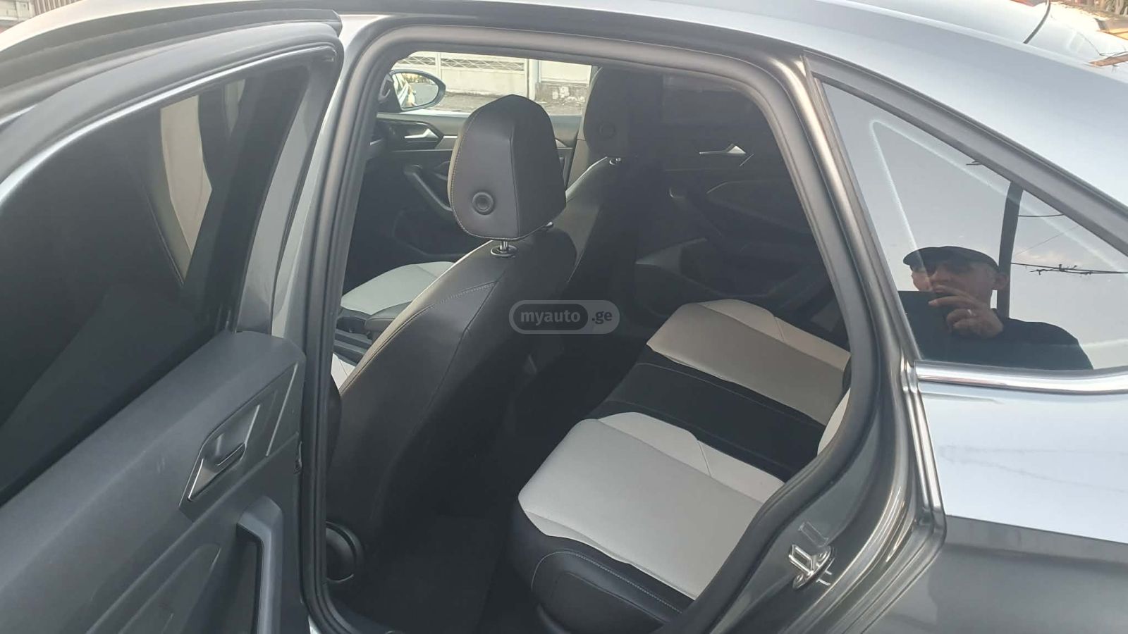 Volkswagen Jetta - фото 11
