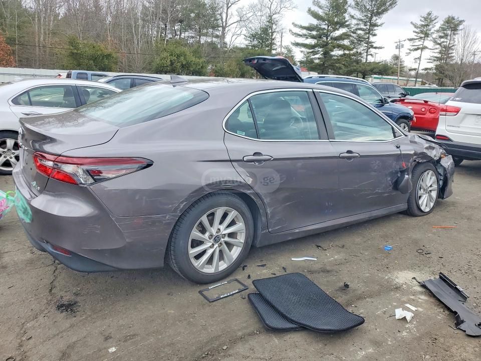 Toyota Camry - фото 3