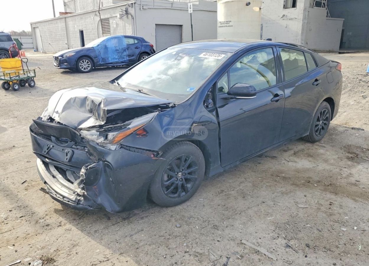 Toyota Prius - фото 1