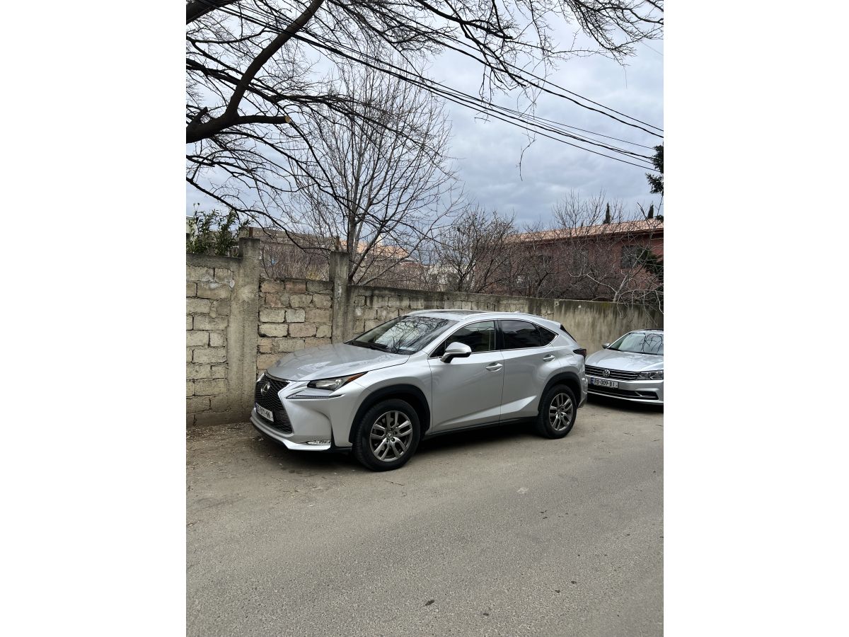 Lexus NX 200 - фото 1