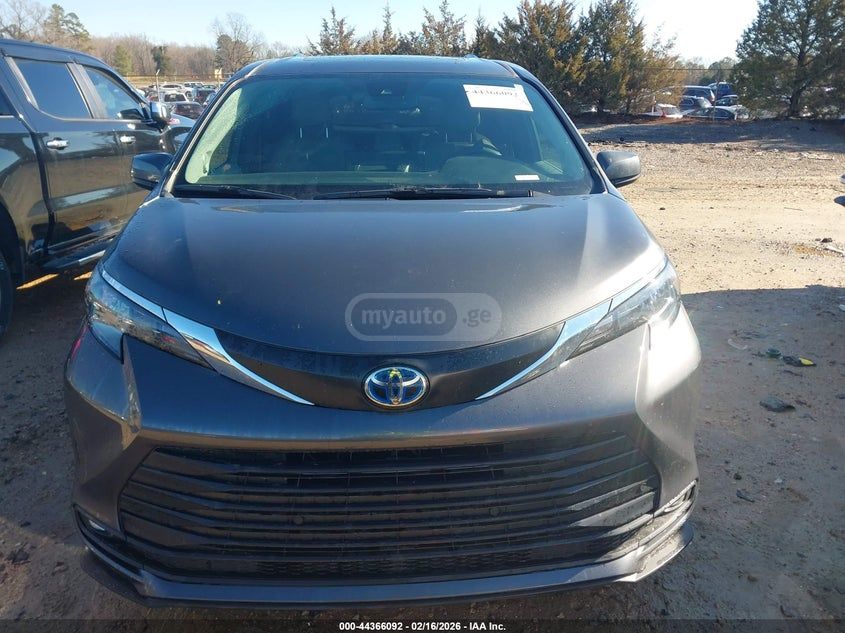 Toyota Sienna 2025 — миниатюра 10