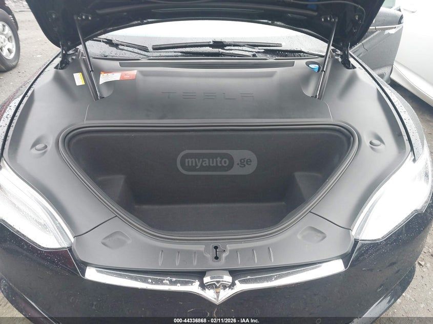 Tesla Model S - фото 10