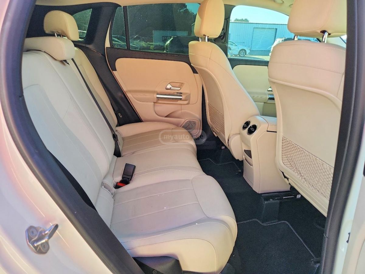 Mercedes-Benz GLA 250 - фото 11