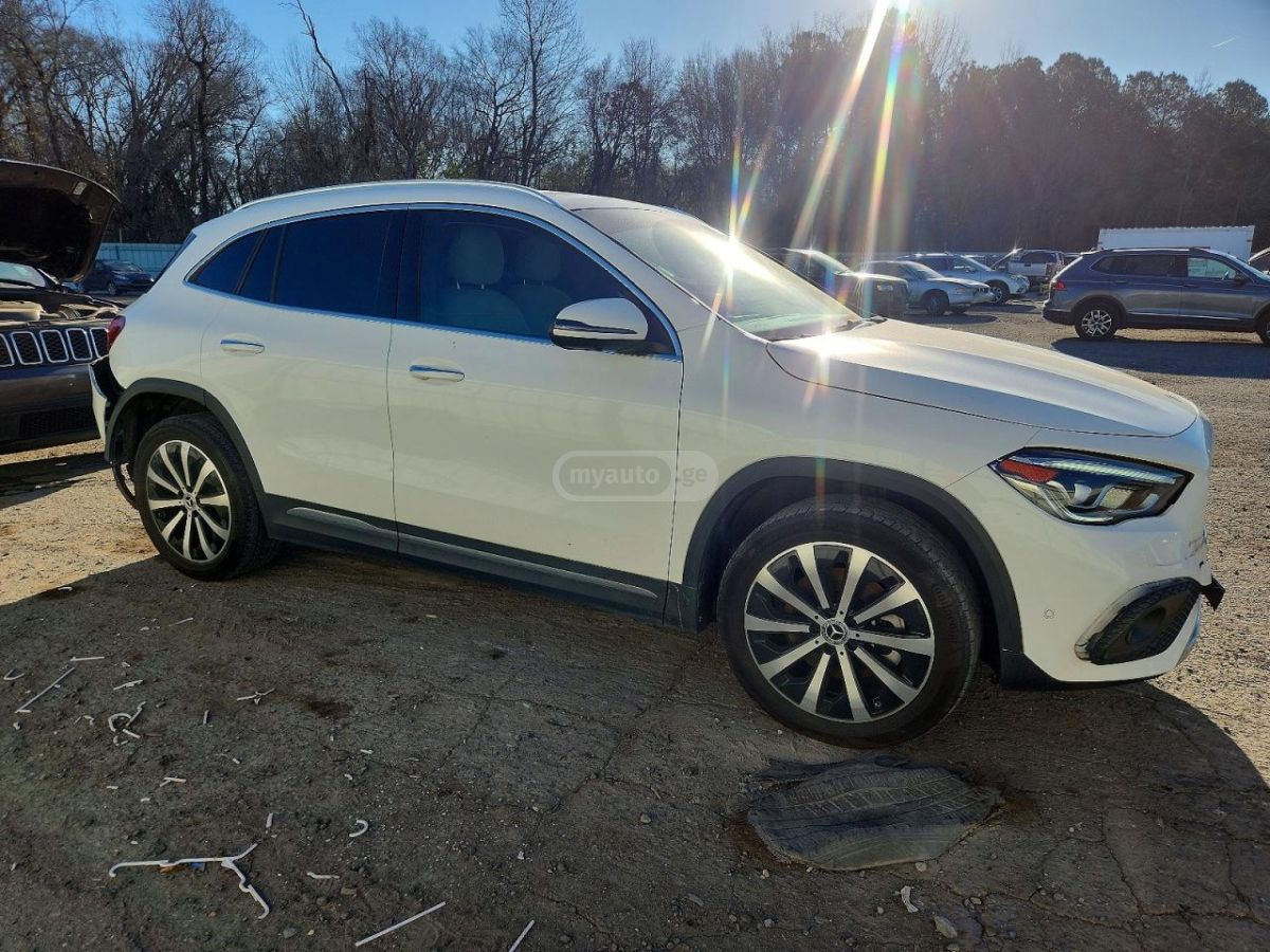 Mercedes-Benz GLA 250 - фото 4