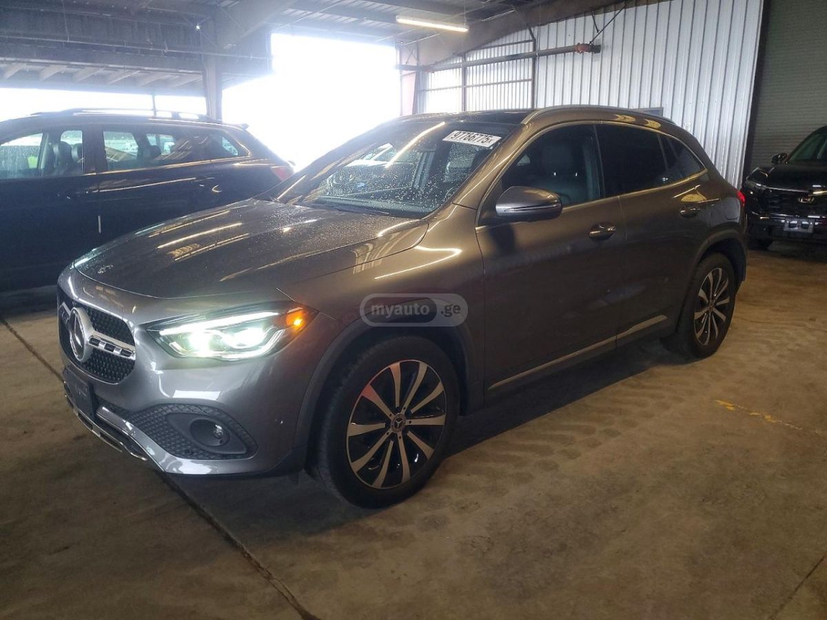 Mercedes-Benz GLA 250 - фото 1
