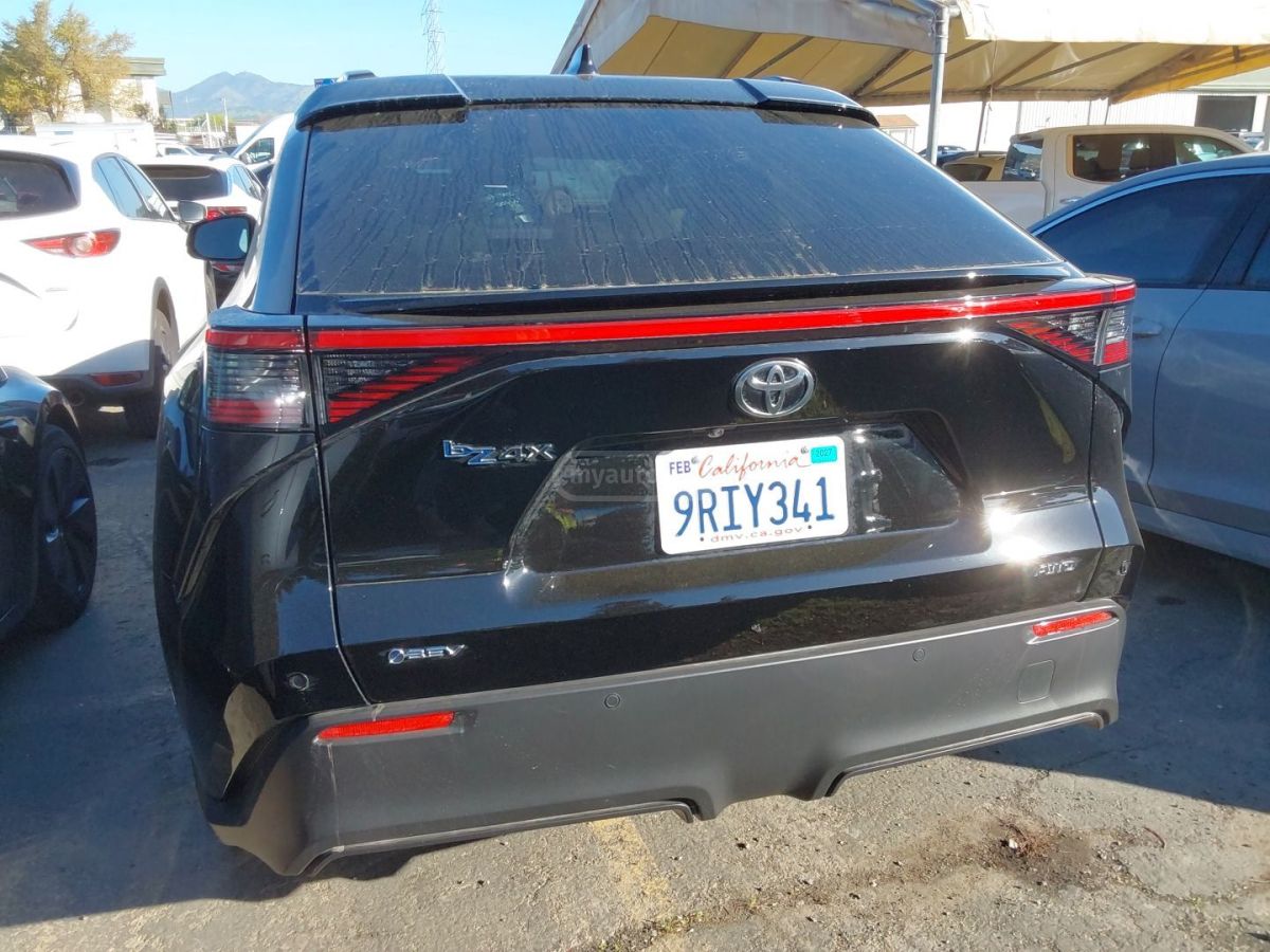 Toyota XLE AWD — миниатюра 4