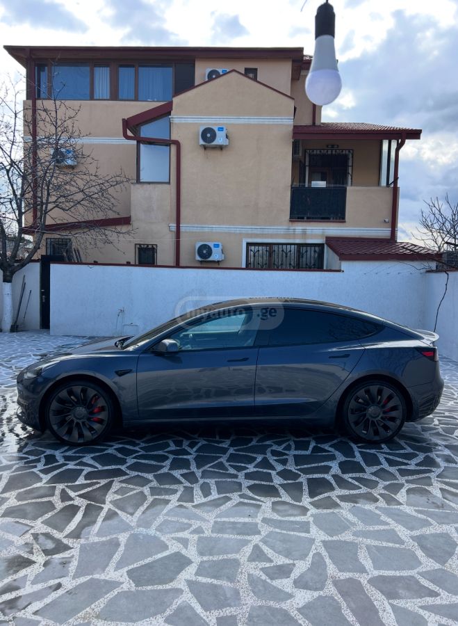 Tesla Model 3 - фото 3