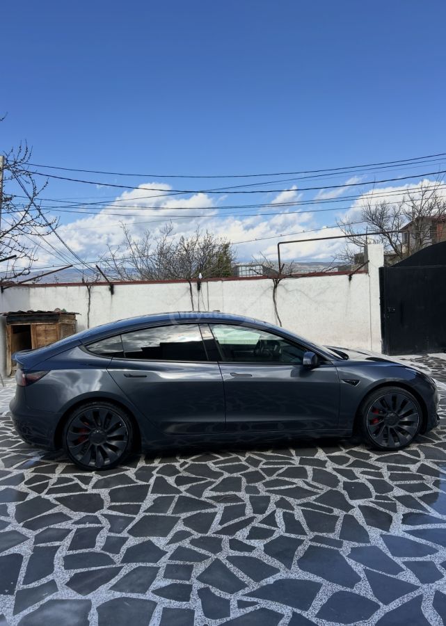 Tesla Model 3 - фото 6