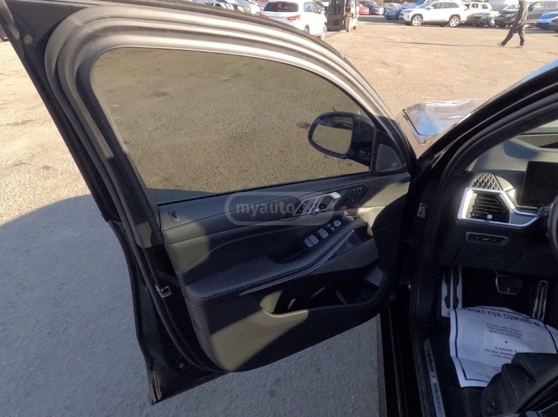 BMW X7 - фото 12