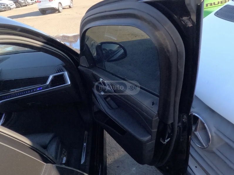 BMW X7 - фото 14