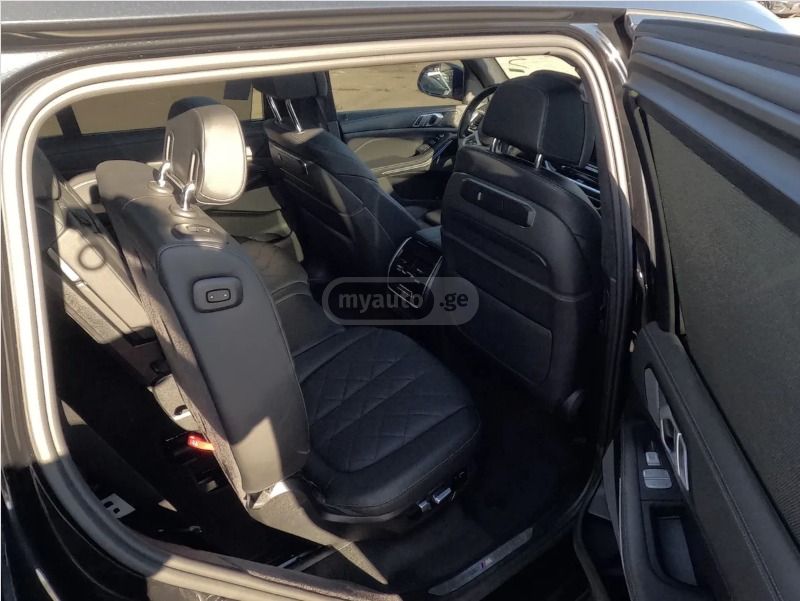 BMW X7 - фото 15