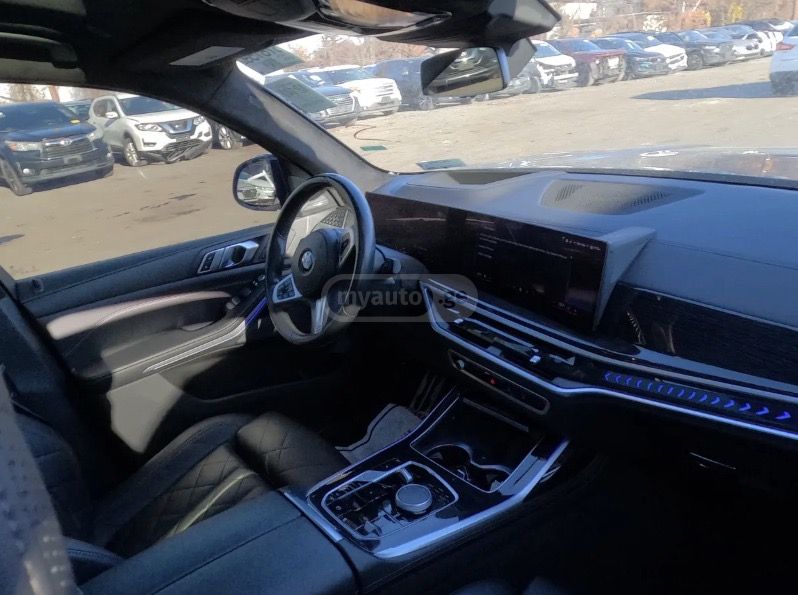 BMW X7 - фото 8