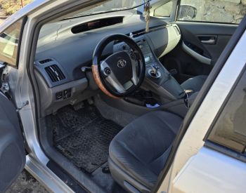 ToyotaPrius2010