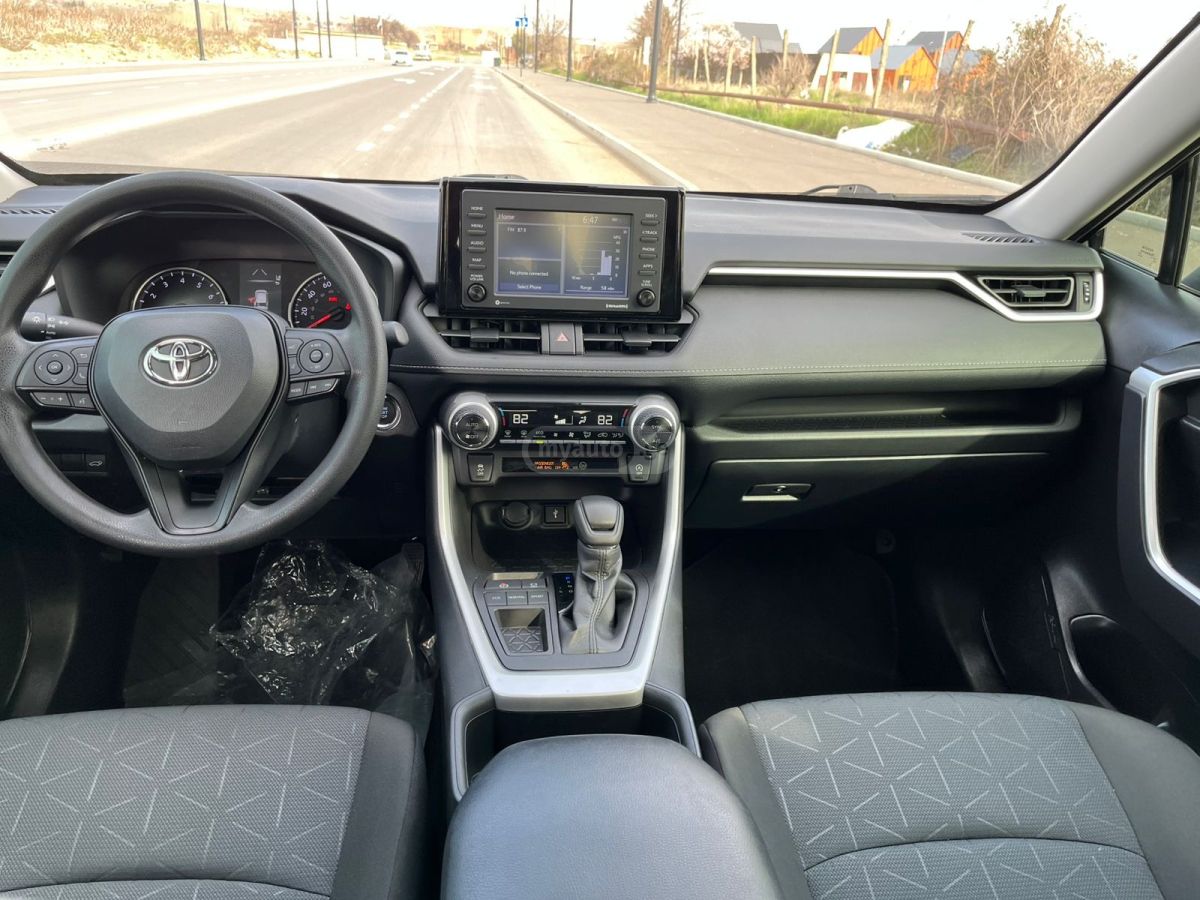 Toyota LE 4dr Front-Wheel Drive Autom — миниатюра 13