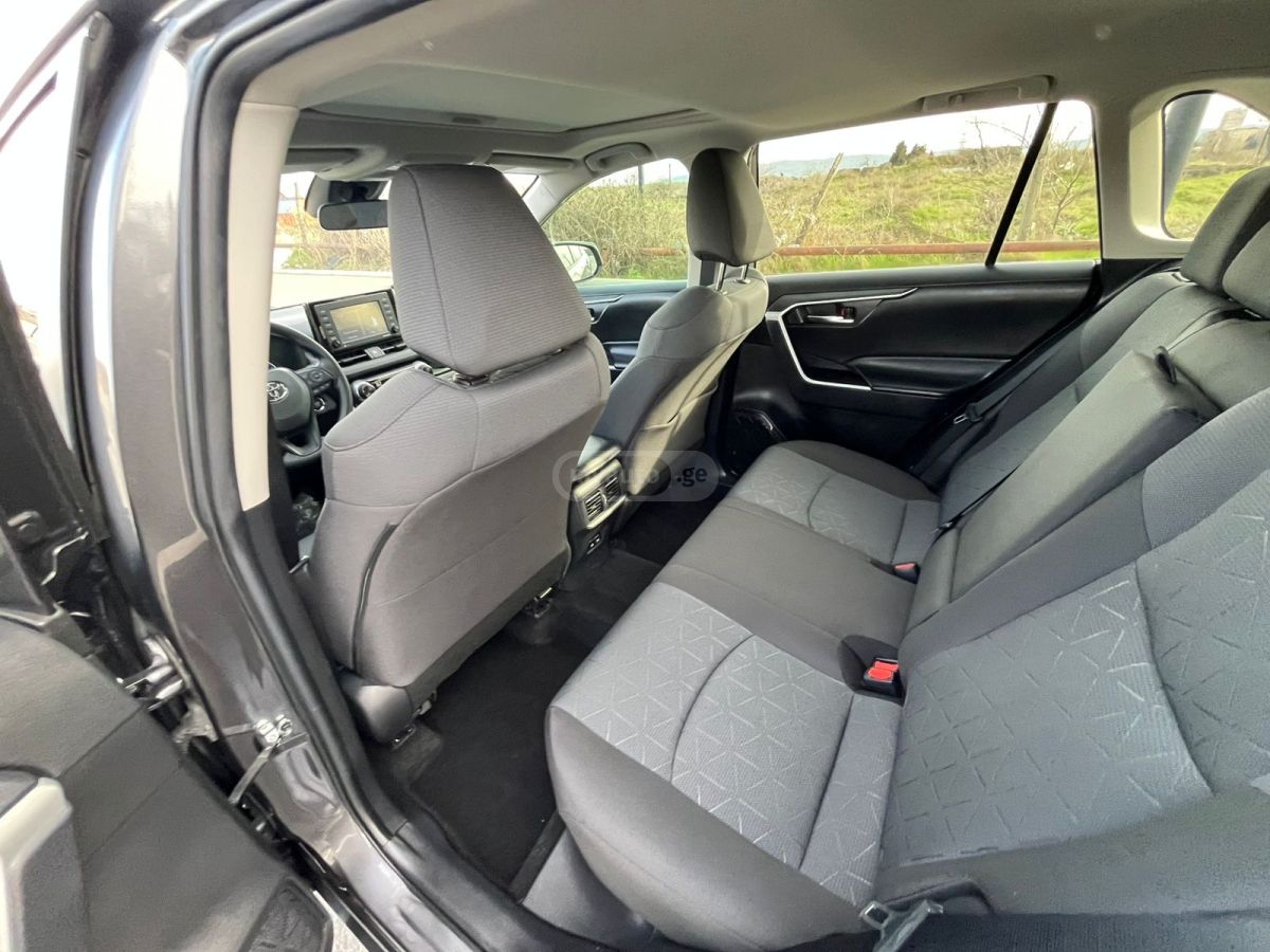 Toyota LE 4dr Front-Wheel Drive Autom — миниатюра 15