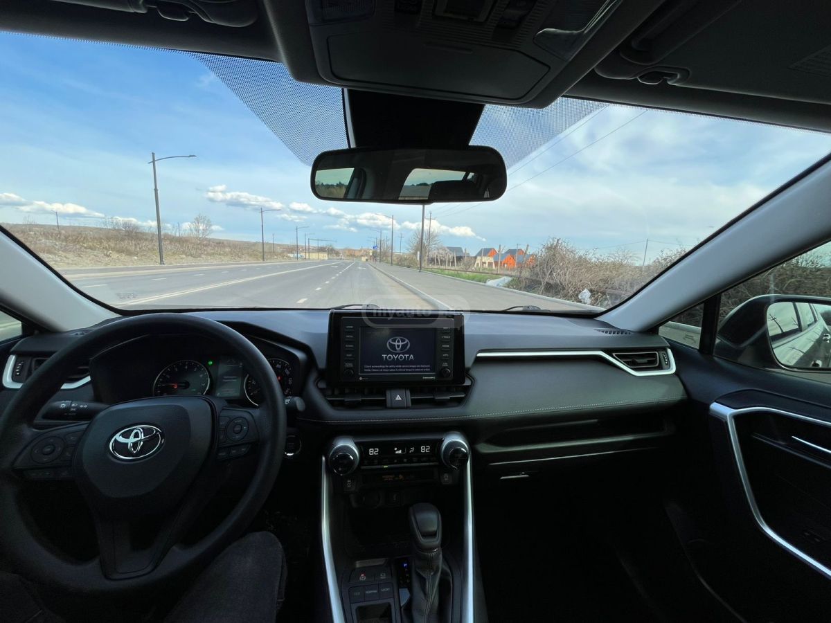 Toyota LE 4dr Front-Wheel Drive Autom — миниатюра 5