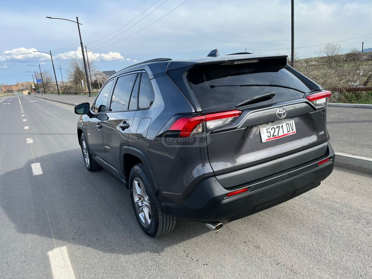 Toyota LE 4dr Front-Wheel Drive Autom — миниатюра 7