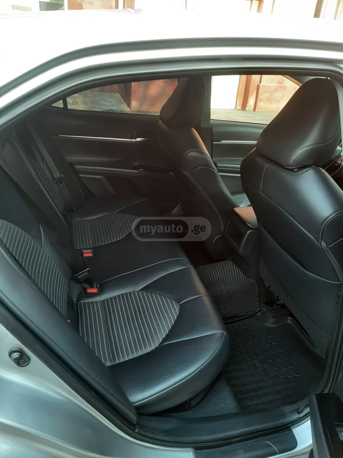 Toyota Camry - фото 8