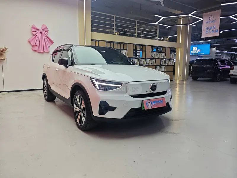 Volvo XC 40 2023 — миниатюра 3