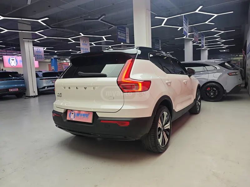 Volvo XC 40 2023 — миниатюра 7
