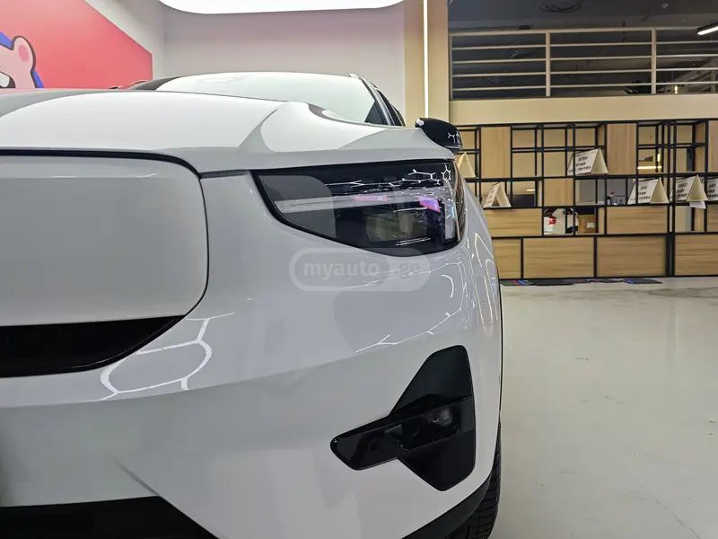 Volvo XC 40 2023 — миниатюра 8