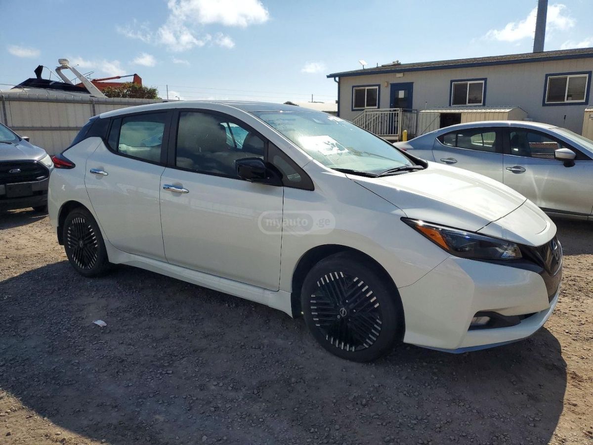 Nissan Leaf 2023 — миниатюра 6