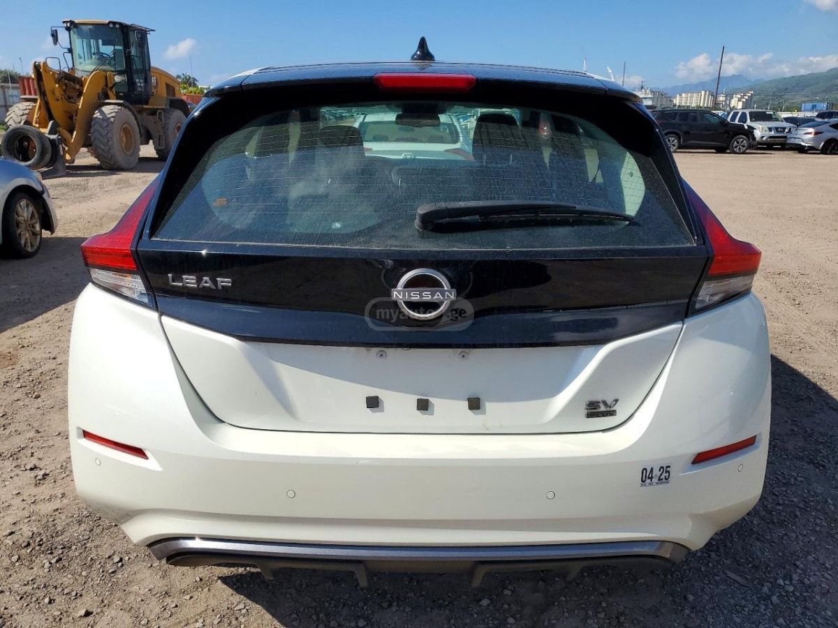 Nissan Leaf 2023 — миниатюра 8