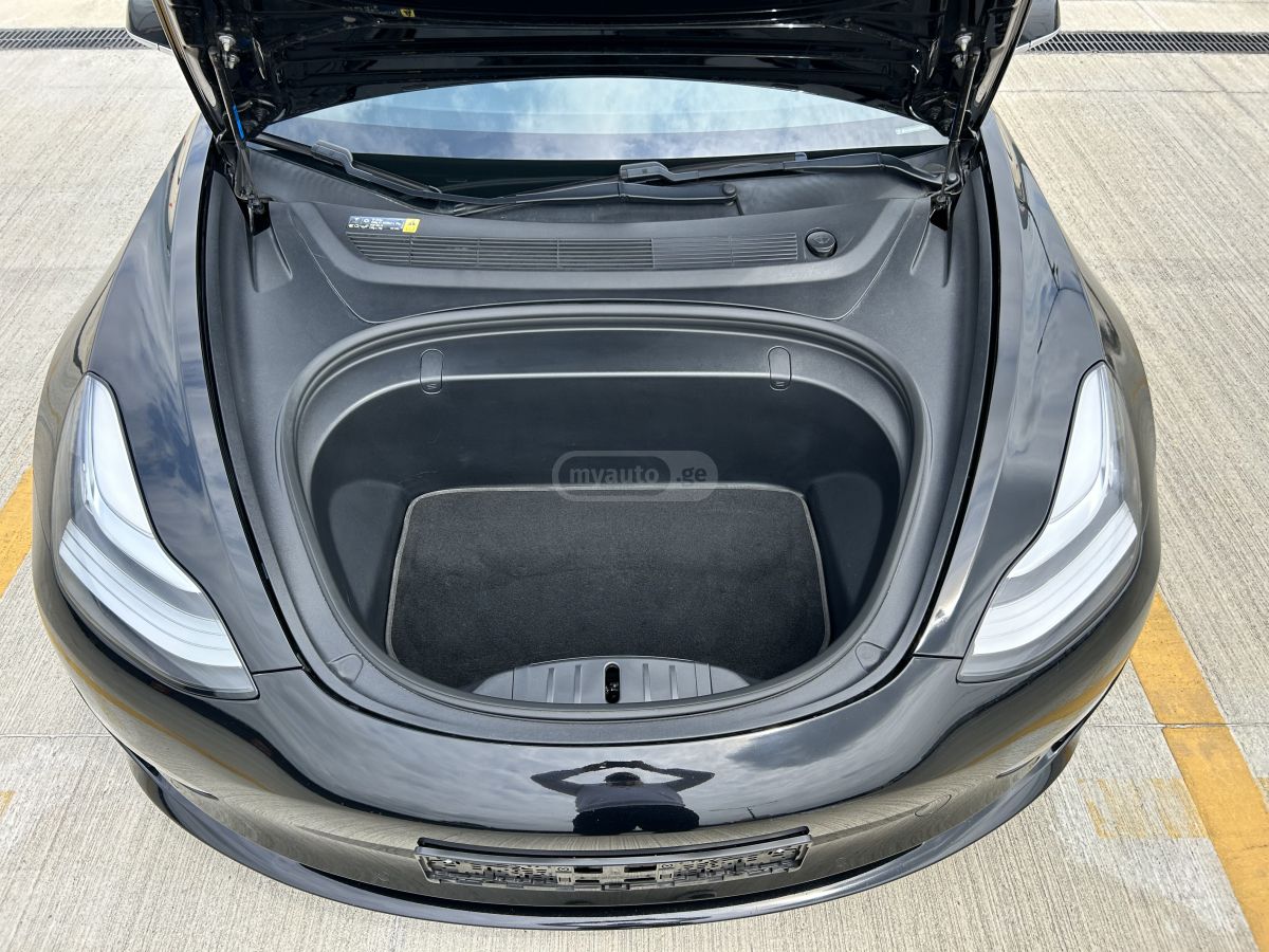 Tesla Model 3 - фото 12