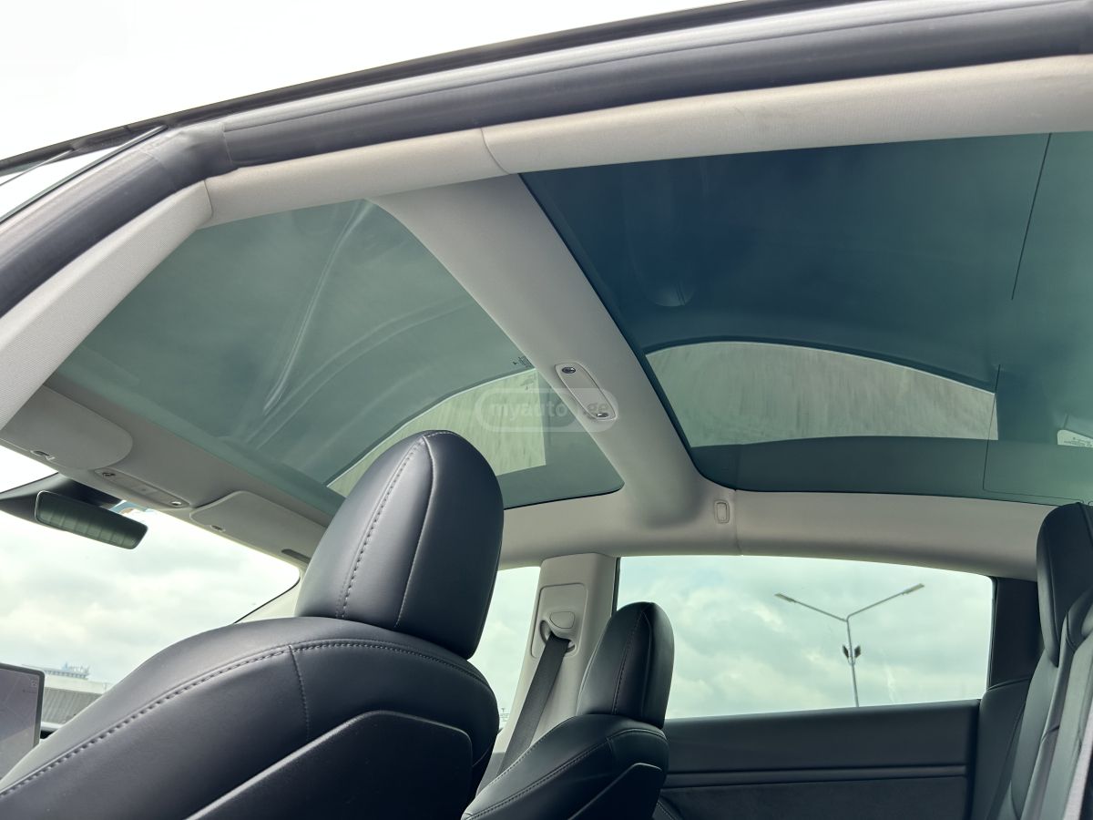 Tesla Model 3 - фото 14