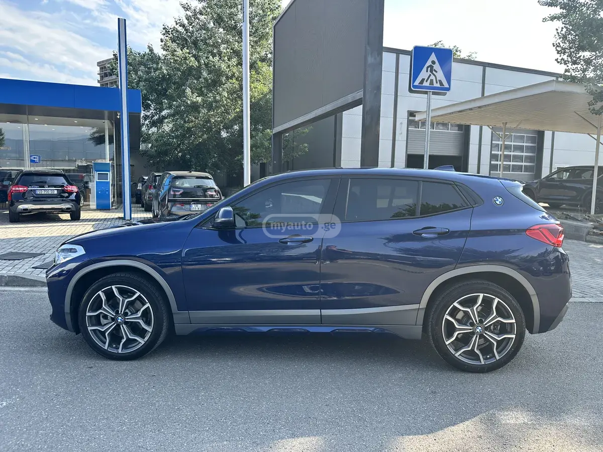 نمای دیگر BMW xDrive28i 4dr All-Wheel Drive  2020