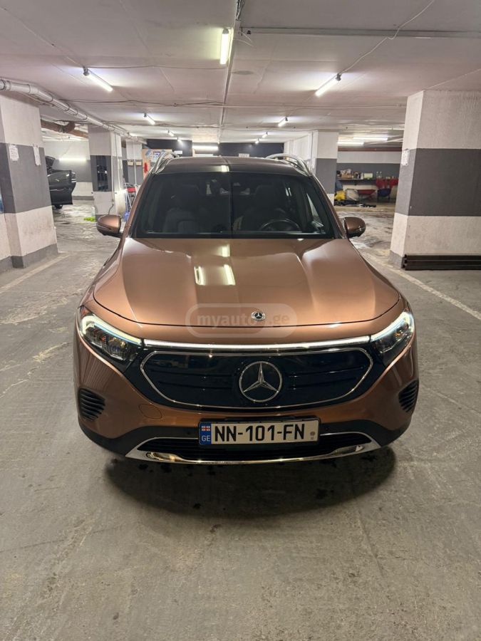 Mercedes-Benz EQB 350 - фото 1