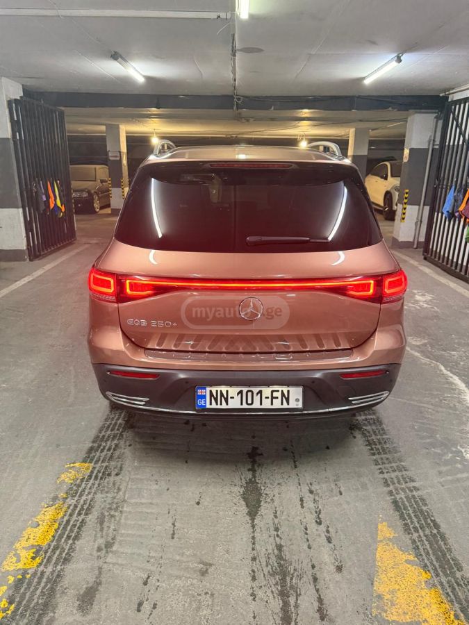 Mercedes-Benz EQB 350 - фото 4