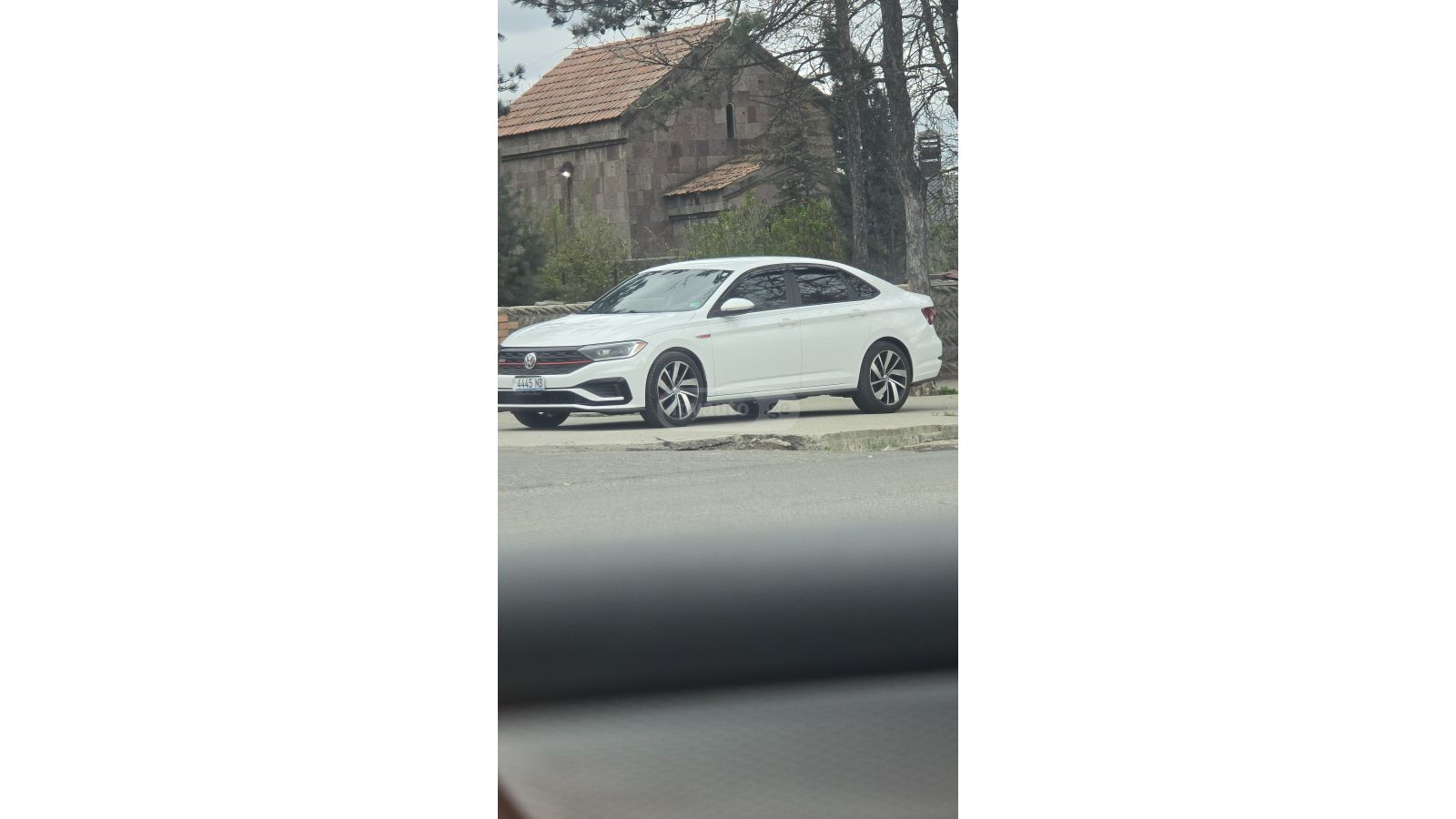 Volkswagen Jetta - фото 1