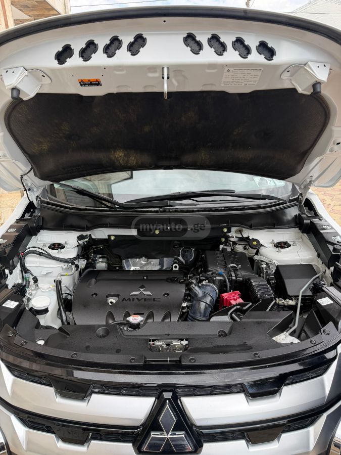 Mitsubishi Outlander Sport - фото 9