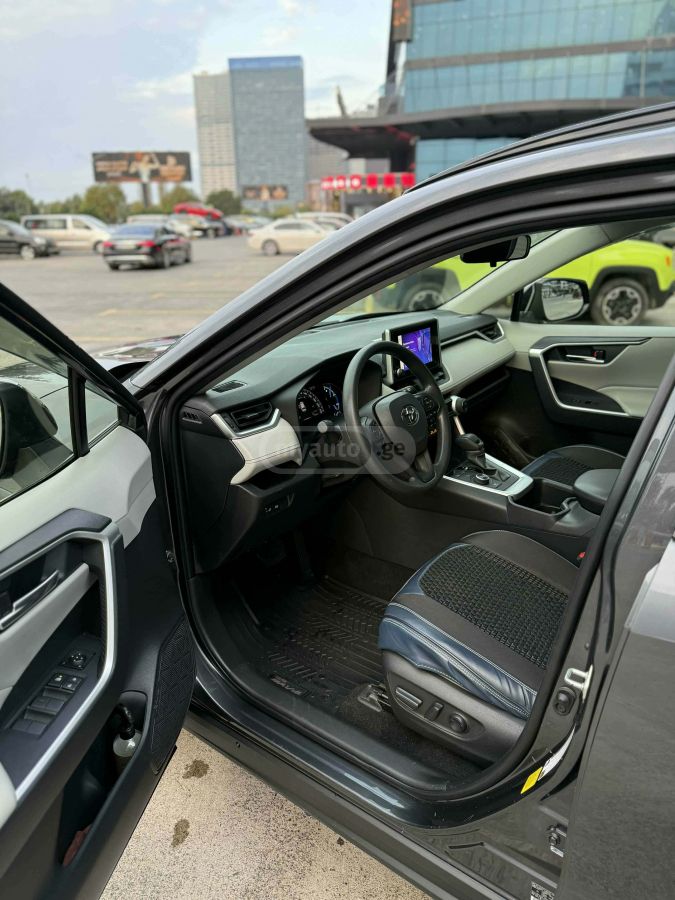 Toyota Rav 4 - фото 2