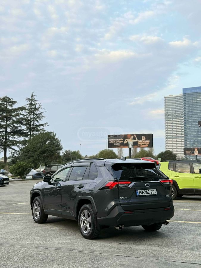 Toyota Rav 4 - фото 8