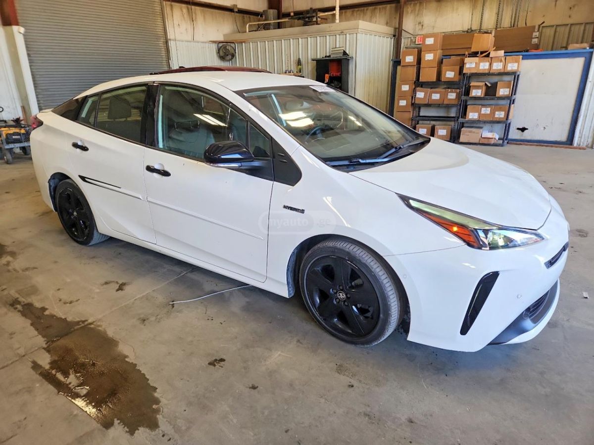 Toyota Prius - фото 4