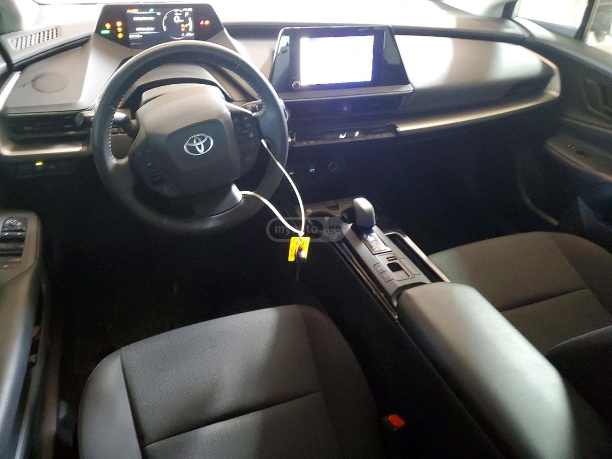 Toyota Prius - фото 8