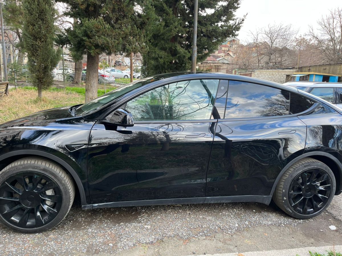 Tesla Model Y - фото 6