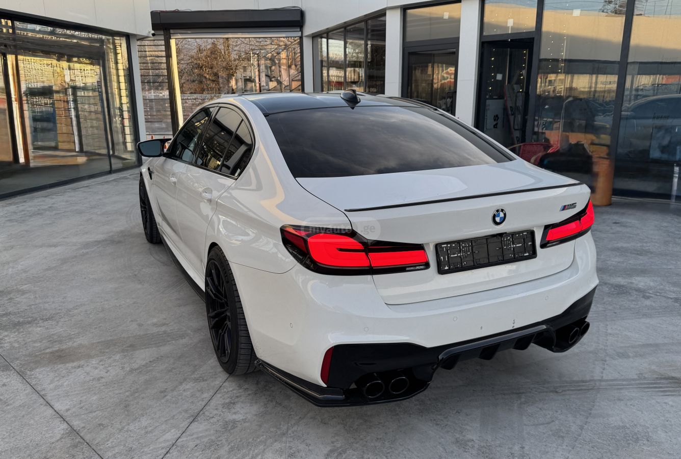 BMW M5 - фото 4