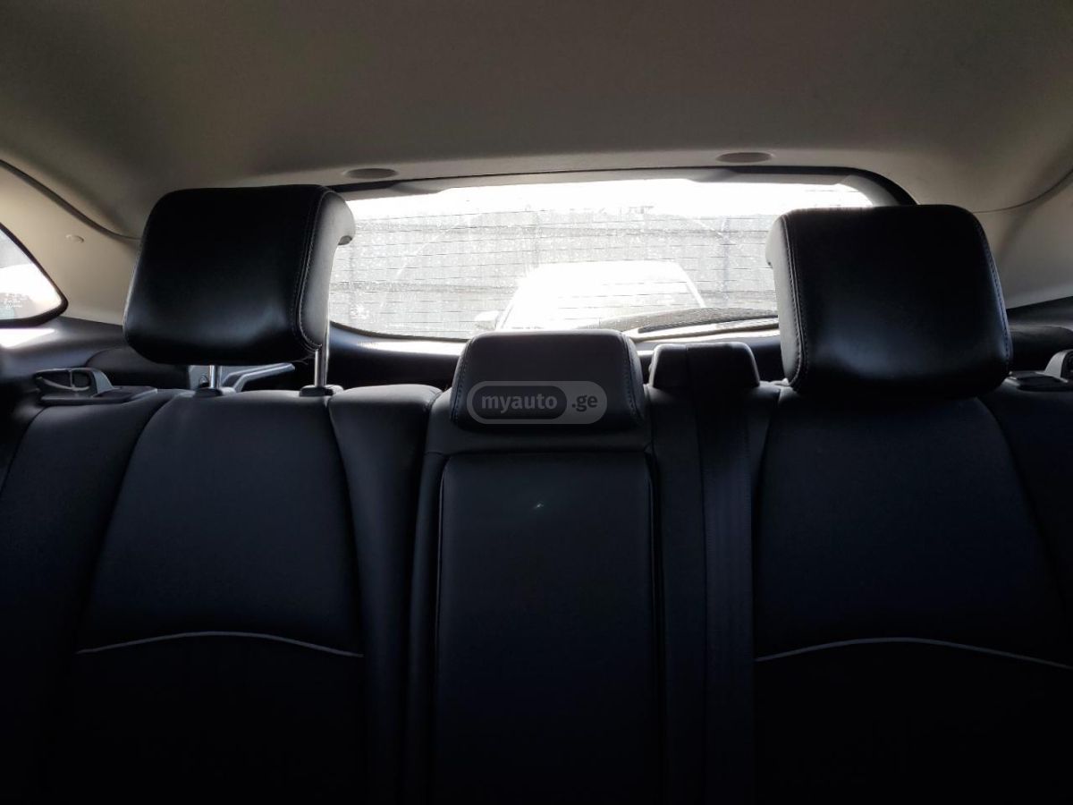 Mazda Touring — миниатюра 9