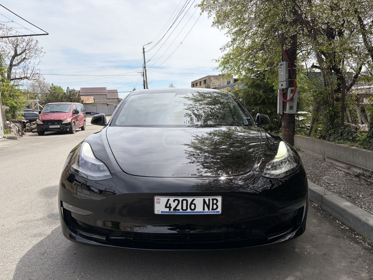 Tesla Model 3 - фото 2