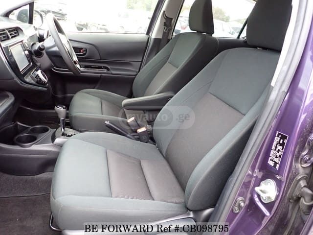 Toyota Aqua - фото 10