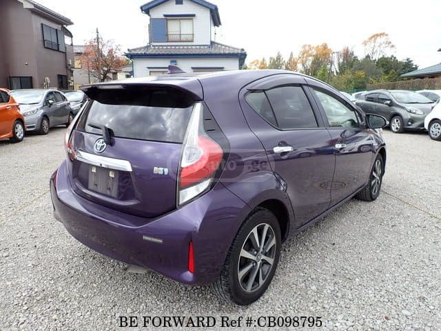 Toyota Aqua - фото 5